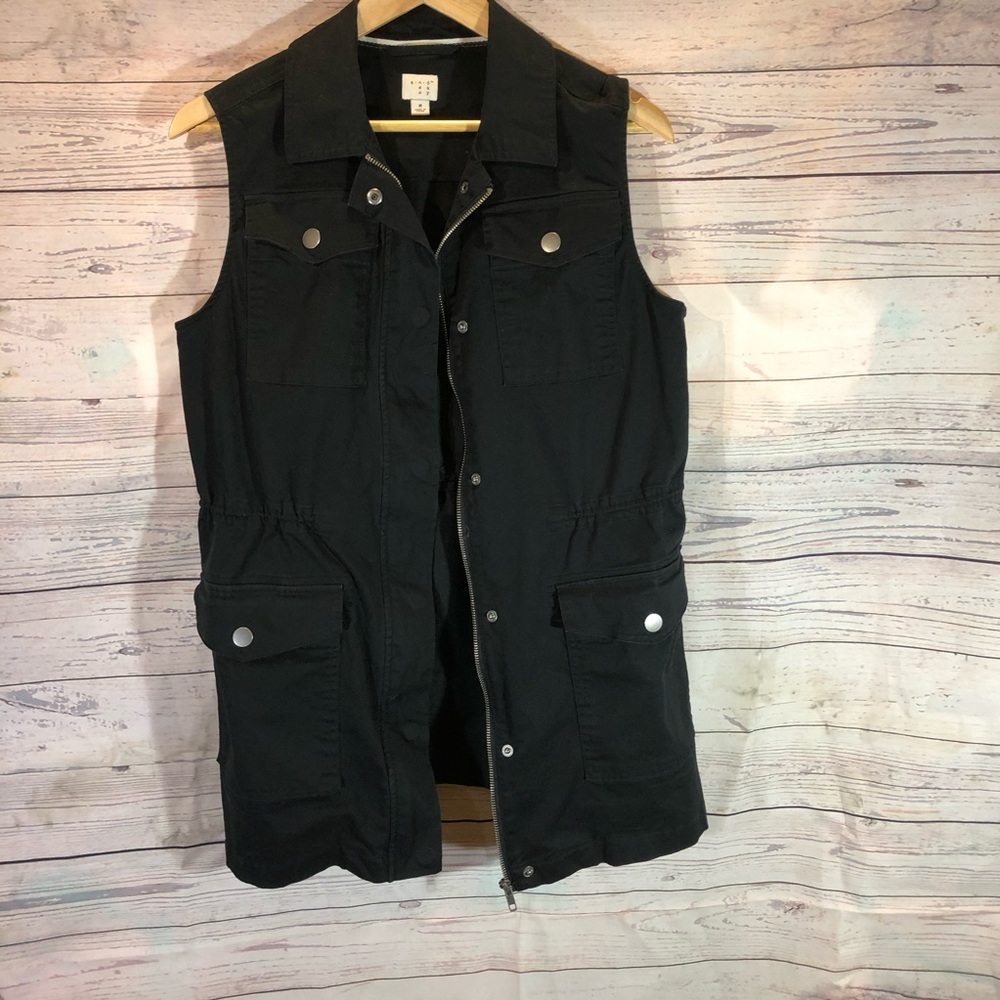 a•n•d eaway Sleeveless Black Utility Jacket